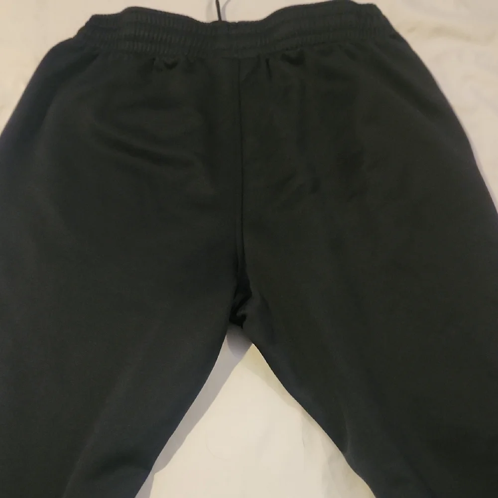 Under Armour Black & Gray Men's Joggers - Picture 3 of 5